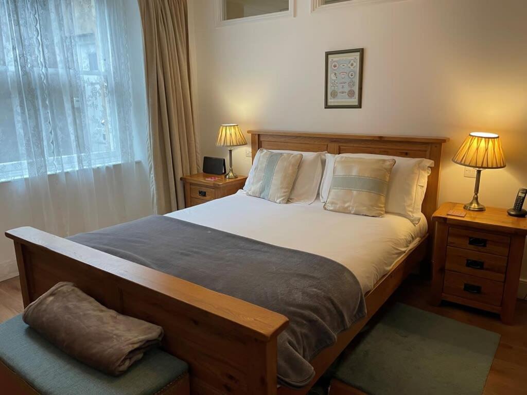 Apartamento Beautiful 3 Bed Basement Flat With Garden Bath Exterior foto