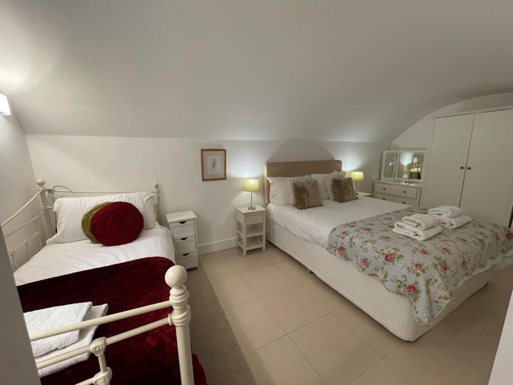 Apartamento Beautiful 3 Bed Basement Flat With Garden Bath Exterior foto